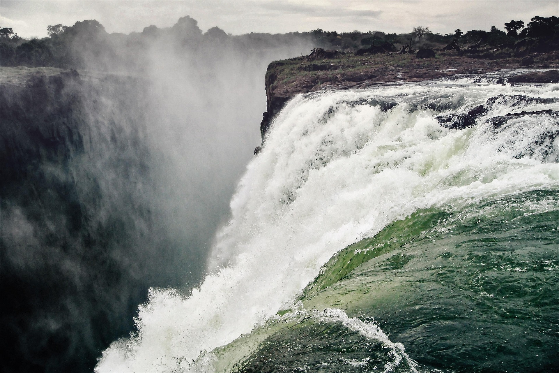 8moments-waterfall-2227010_1920 Explore Victoria Falls, Zimbabwe (5D/4N Land Package)
